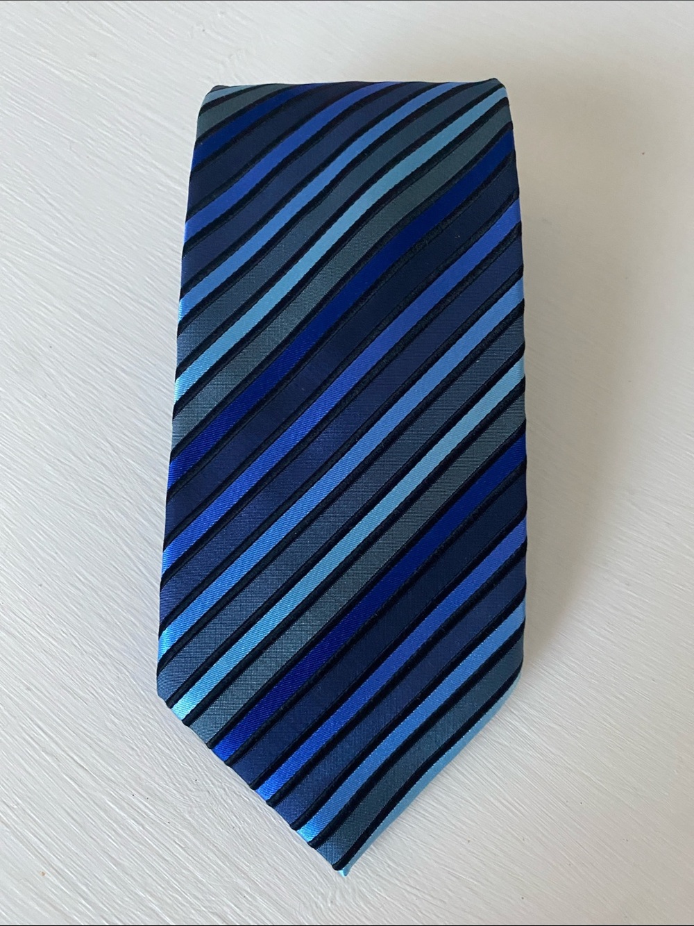 Van Heusen Men's Blue Striped Tie